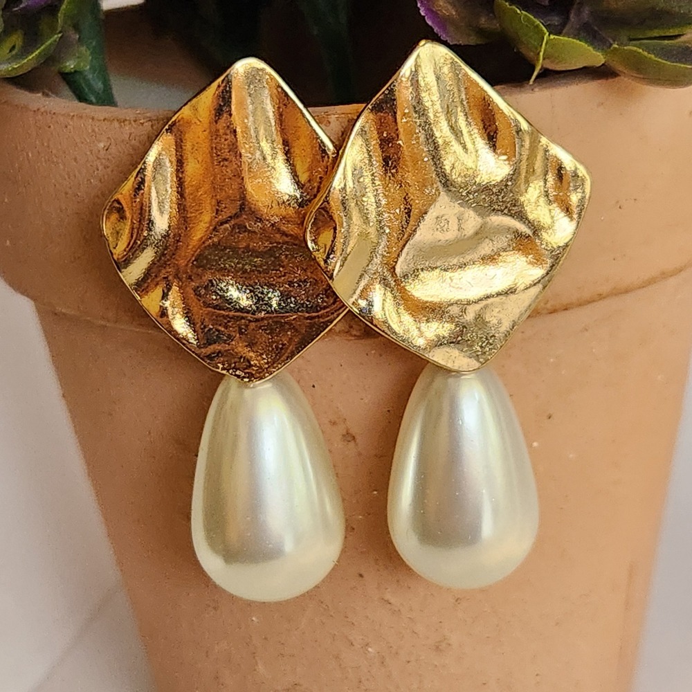 Textured Hammered Gold Tone Diamond Stud Faux Pearl Teardrop Drop Earrings‎